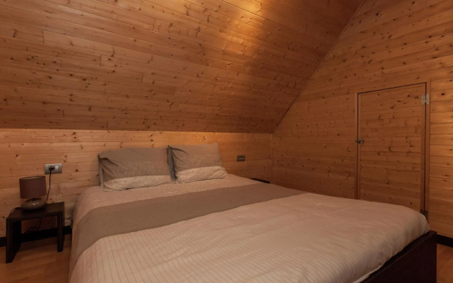 Beautiful Villa with Sauna & Hot Tub in the Region Haspengouw