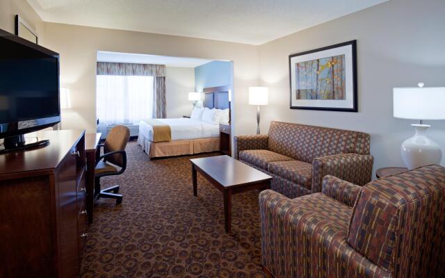 Holiday Inn Express Hotel & Suites St. Cloud, an IHG Hotel