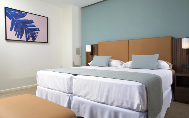 Отель Riu Plaza España