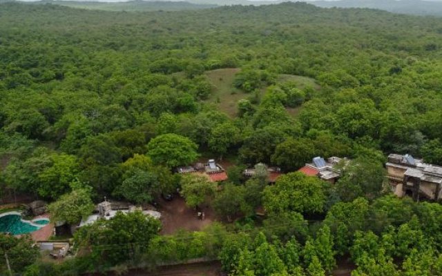 Maneland Jungle Lodge