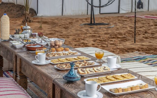 Sanmao Desert Luxury Camp