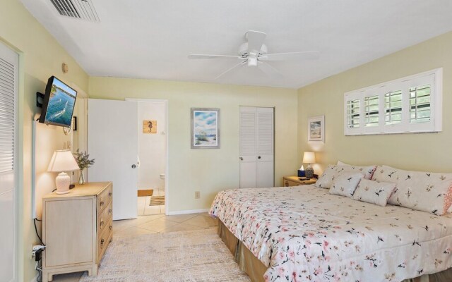 Serenity On Sutton 2 Bedroom Townhouse by RedAwning