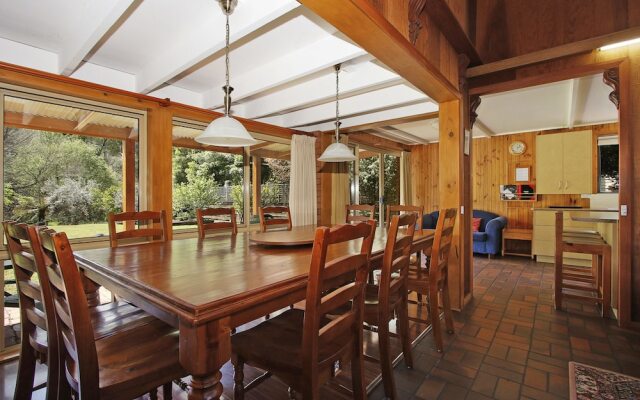 Warrina - Over Looking Ovens River