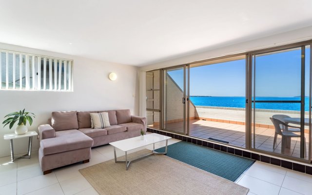5 'Casuarina's ' 33 Soldiers Point Road - superb waterfront unit