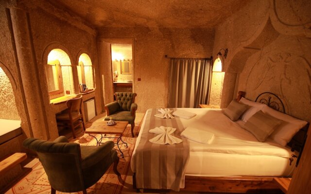 Sarnich Cave Suites