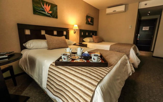 Howard Johnson by Wyndham Funes