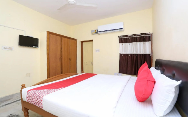 OYO 19323 Shiv Sai Guest House