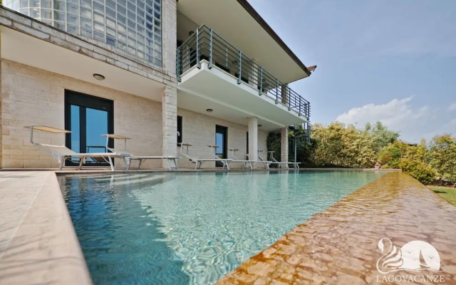 Villa Livia Luxury in Villanuova sul Clisi