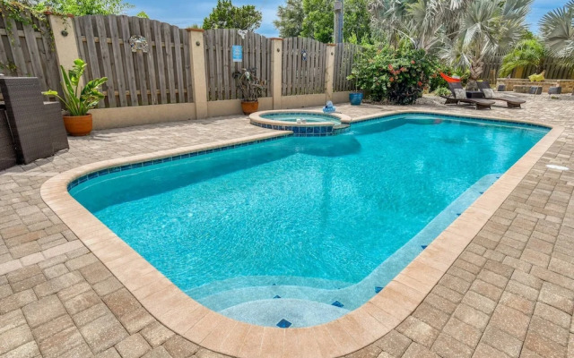Dolphin Bay Apartment