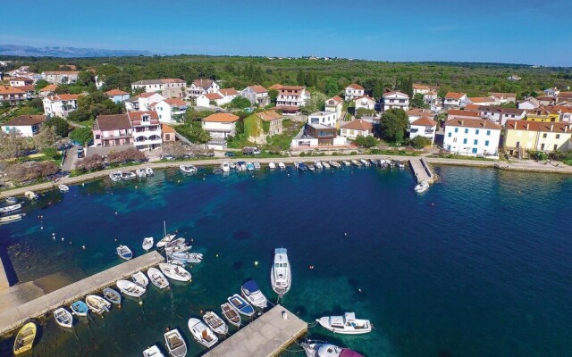 Stunning Apartment in Petrcane With Wifi and 1 Bedrooms