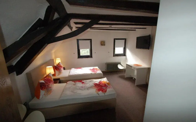 Hotel & Restaurant Decker