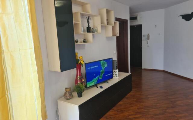 Luxury Mall Apartment 9