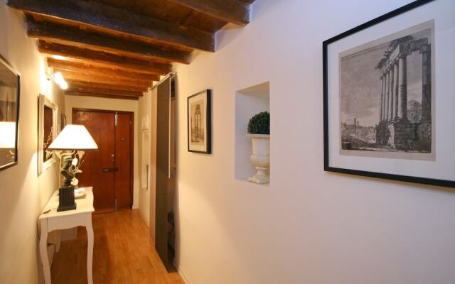 Rental in Rome Romantica Studio