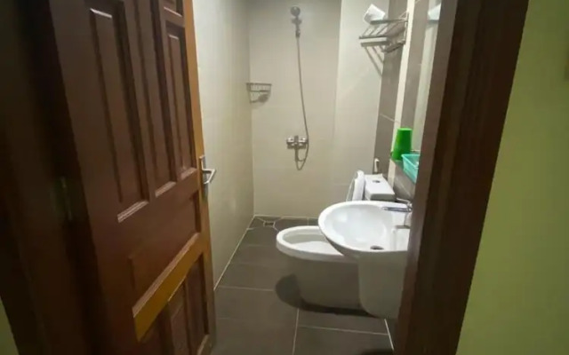 Hoang Tay 1 Hotel by Bay Luxury