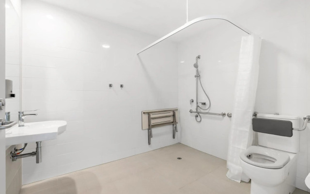 Essence Suites Taringa