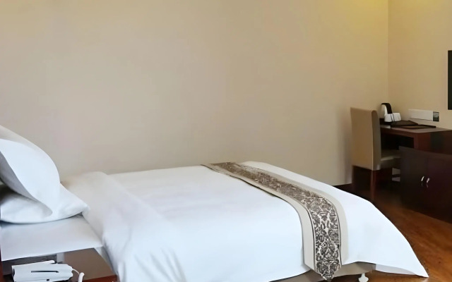 GreenTree Inn LiaoYuan Longshan District Train station Longjihuadian Hotel_