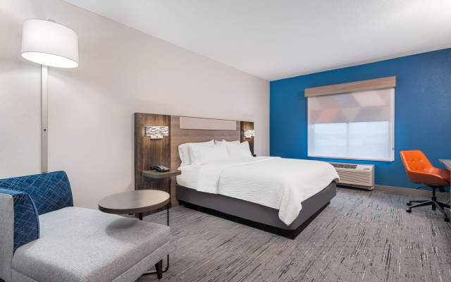 Holiday Inn Express and Suites Columbus Edinburgh by IHG