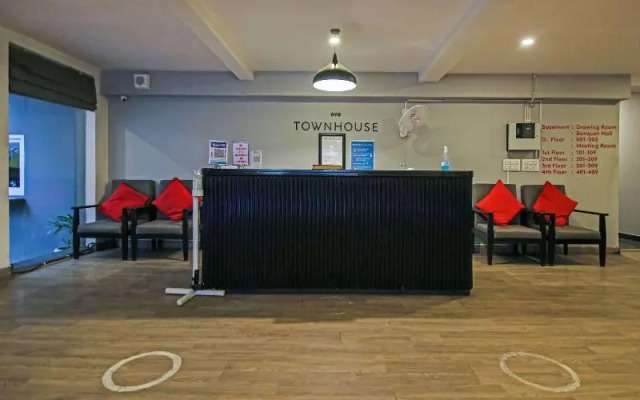 OYO Townhouse 22956 Hotel Grand Residency