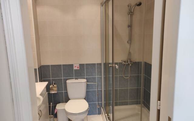 Cyprus-2 Beds Ensuite, Pool, Patios, Wifi, Parking