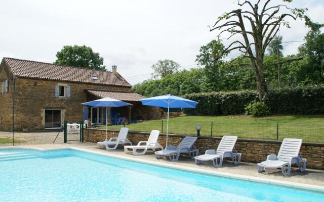 Spacious Holiday Home in Besse With Swimming Pool