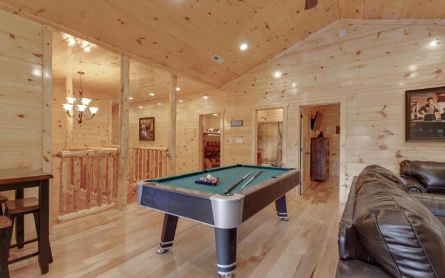 Smoky Mountain Splash, 6 Bedroom, Private Pool, WiFi, Pool Table, Sleeps 18