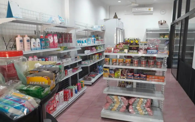 SS Store Bed & Breakfast