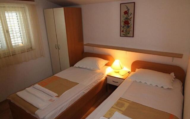 Anna - great location & family friendly - A1(4+1)