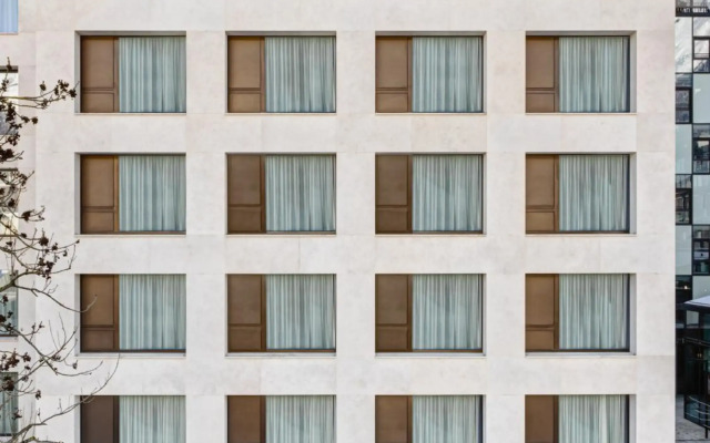 Stage 12 Hotel by Penz