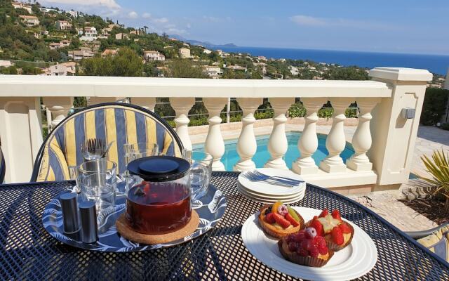 Spacious Villa in Var With Swimming Pool