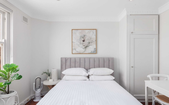 Light-filled Studio Near Rushcutters Bay Park – Guest Rooms – Sydney