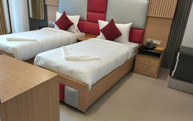 Hari's Court - Hotel and Banquet