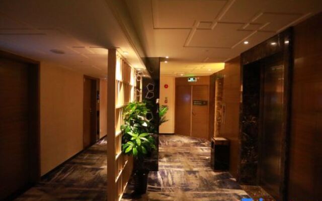 Shenzhen Futian Huaqiang South Feiyuan Hotel