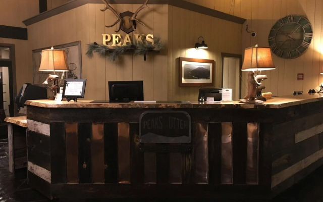 Peaks of Otter Lodge