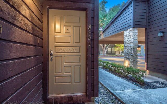 The Float Inn 3 CW B209