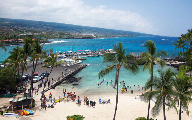 Courtyard by Marriott King Kamehameha's Kona Beach Hotel