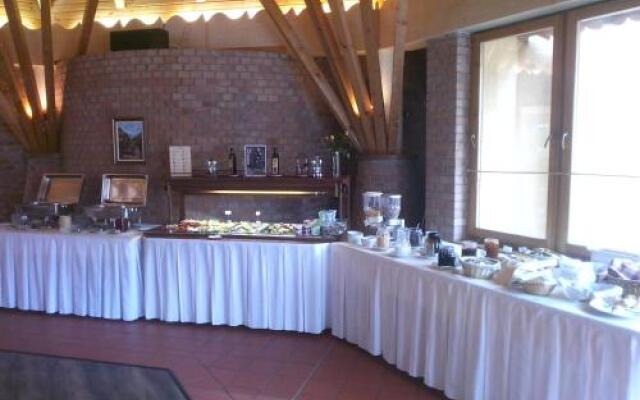 Hotel Makar Sport And Atrium