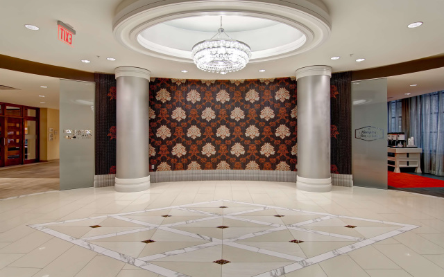 Hampton Inn & Suites Cincinnati-Downtown