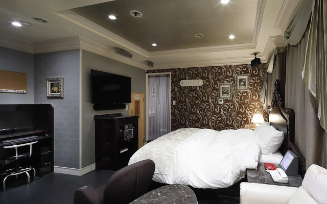 Hotel Birthday Gifunishi (Adult Only)