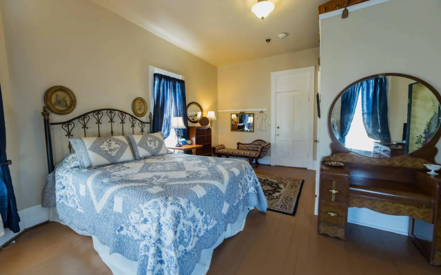 Grand Victorian Inn