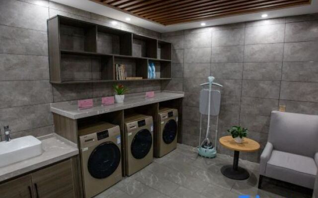 Saint Met Hotel (Zhengzhou Convention and Exhibition Center)