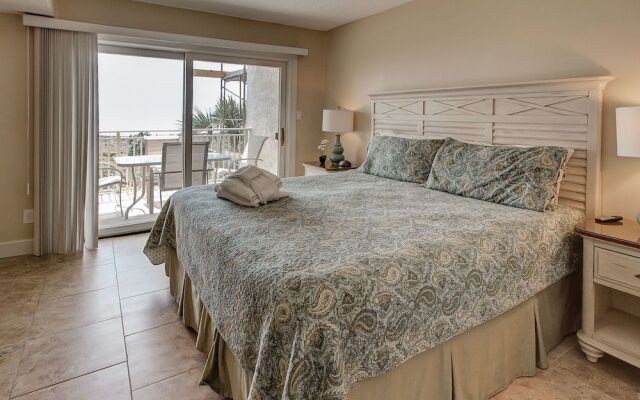 Shorewood 310 by RedAwning