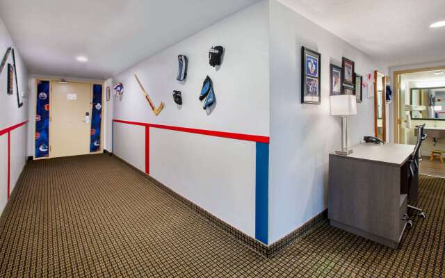 Days Inn & Suites by Wyndham Moncton