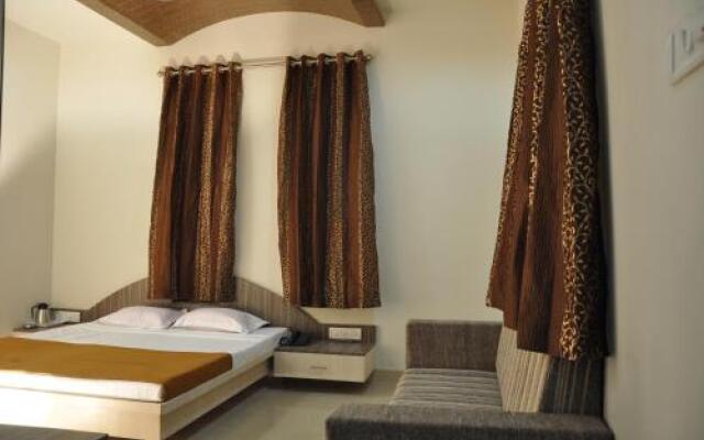 Hotel Tushar Executive