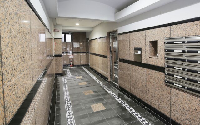 Grand Court Namba 206