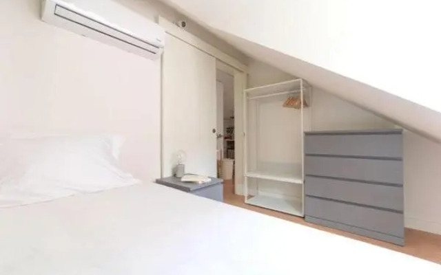 Monsanto Hill House - NO. 565 1E