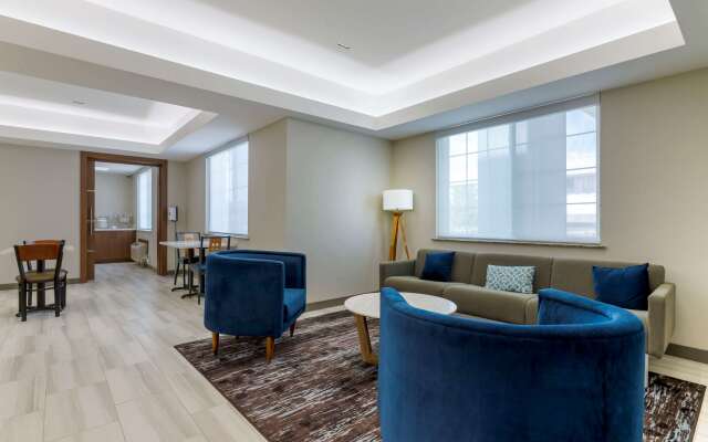 Comfort Inn & Suites