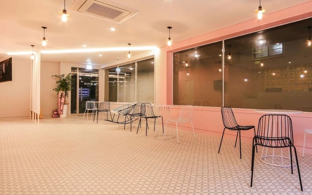Hotel raza b