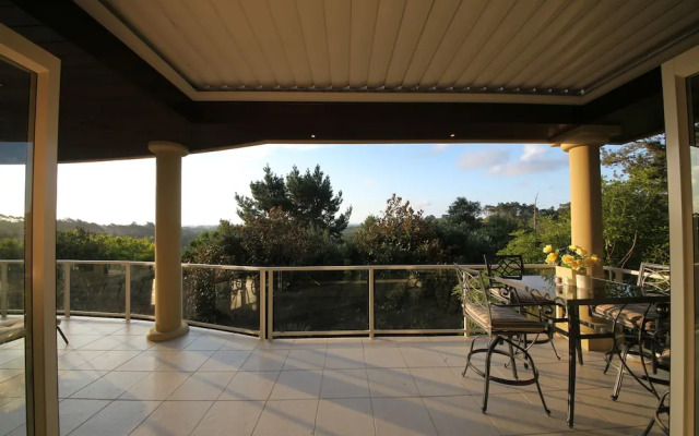 Boutique House with Endless Views