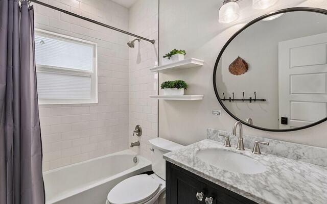 Cozy Chic Home in Downtown Loveland!