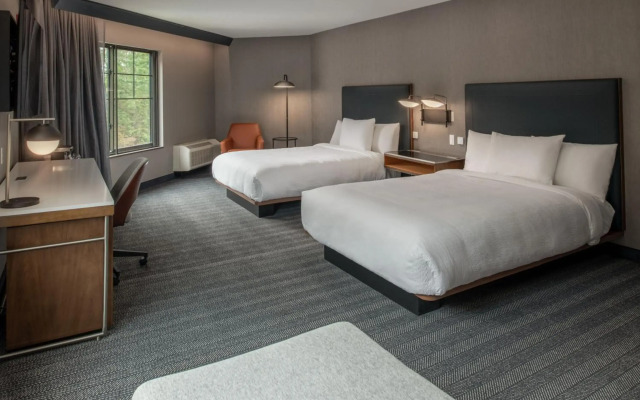 Courtyard By Marriott Olympia